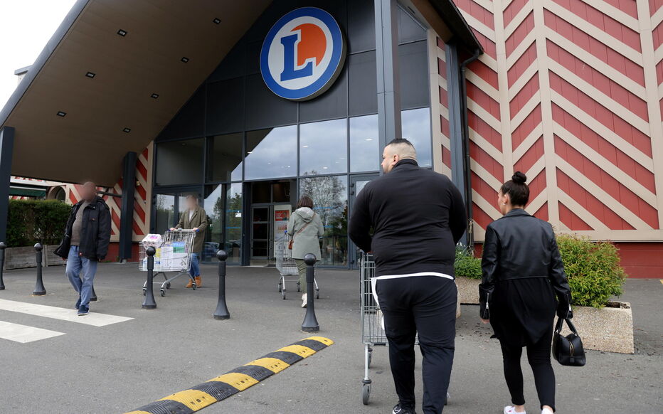 Le Parisien – « En l’espace d’un an, le distributeur a perdu 377 300 acheteurs » : coup de frein sur la croissance de Leclerc