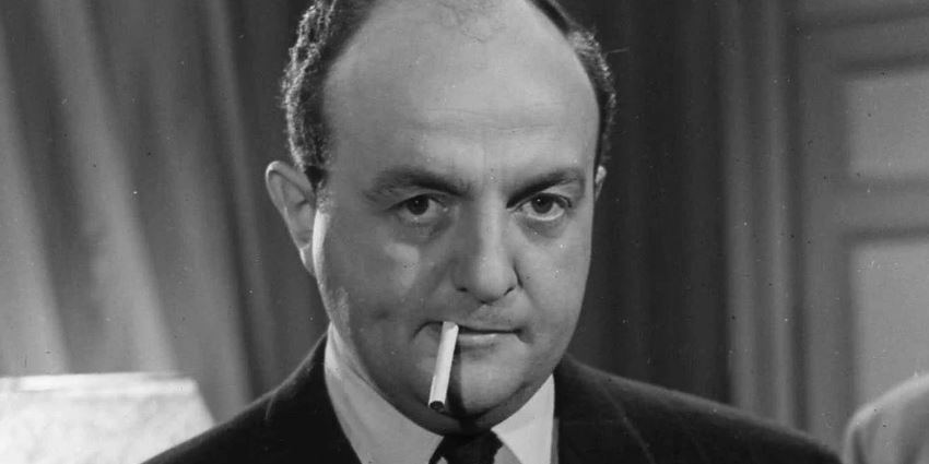 Petit frère, crois-moi, le monde moderne va vers la centralisation